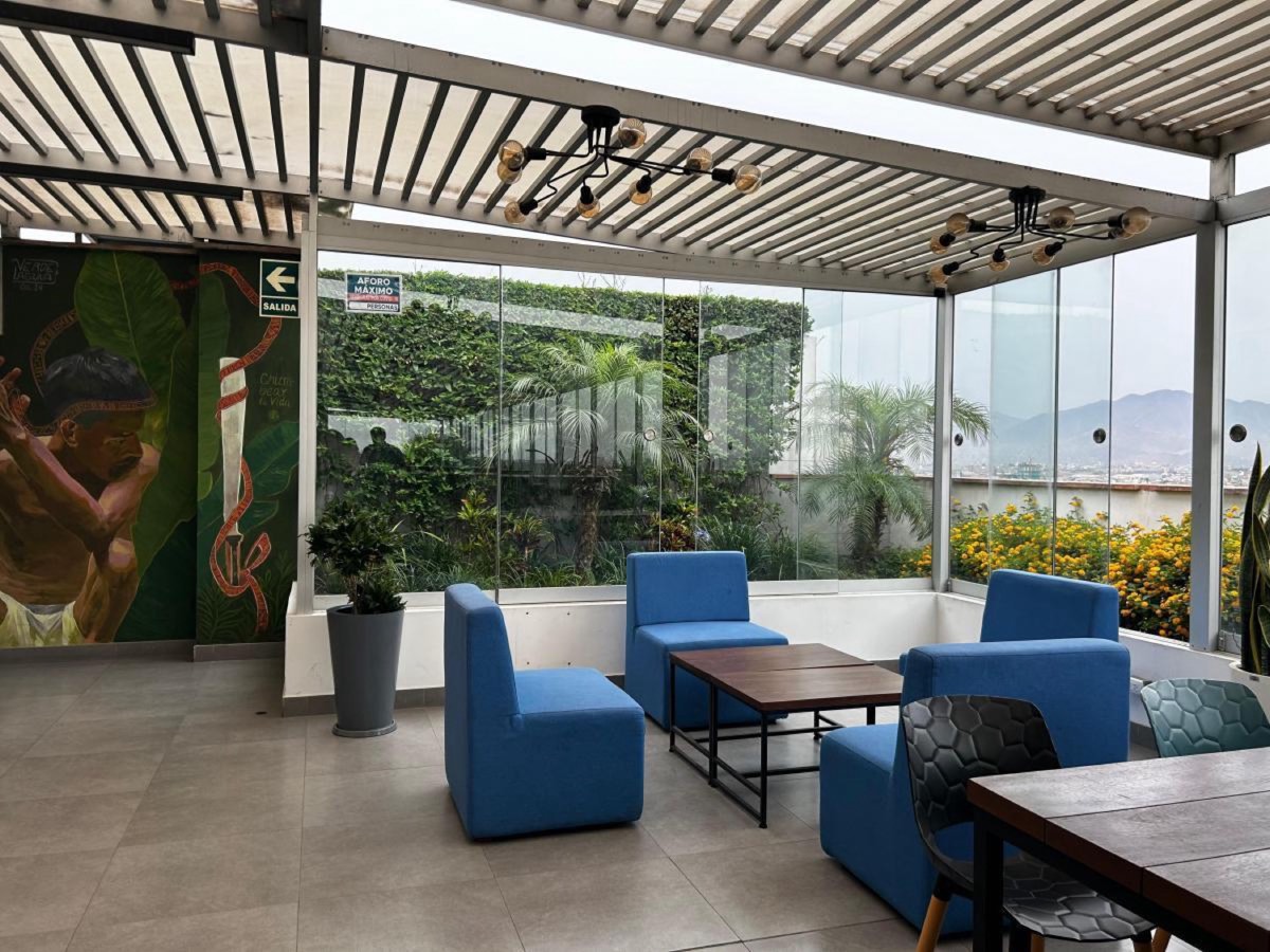 Lounge en la terraza del edificio MODO